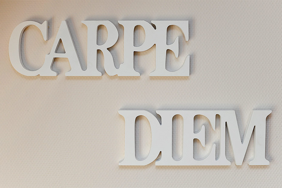 Ferienwohnung „Deichbrise“ - Wohnzimmer mit integriertem Küchenbereich