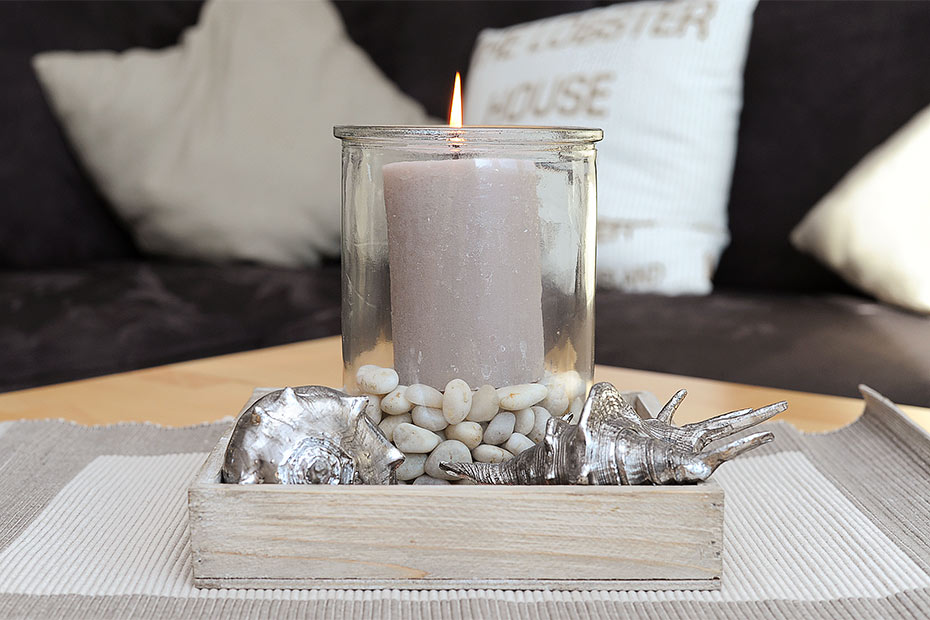 Ferienwohnung „Deichbrise“ - Wohnzimmer mit integriertem Küchenbereich