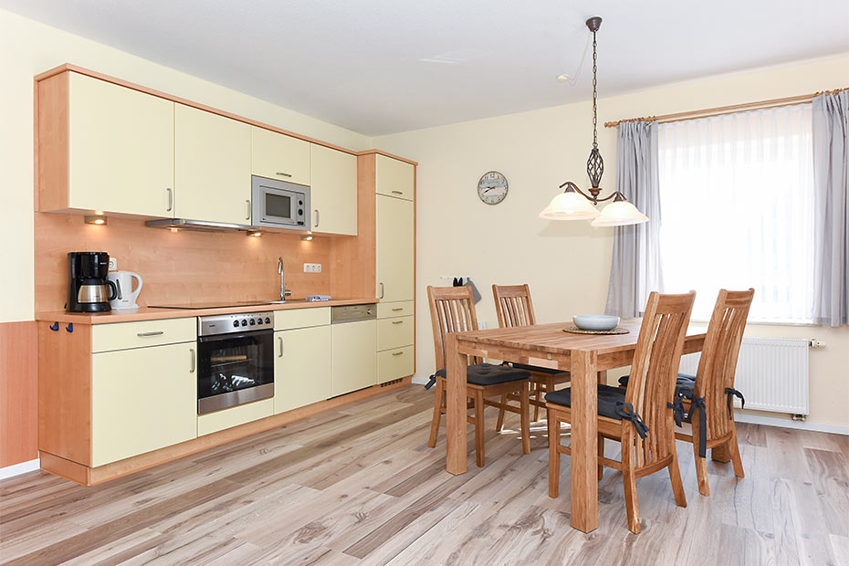 Ferienwohnung „Seekieker“ - Wohnraum mit integrierter Küche