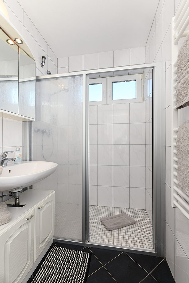 Ferienwohnung „Austernfischer“ - Badezimmer