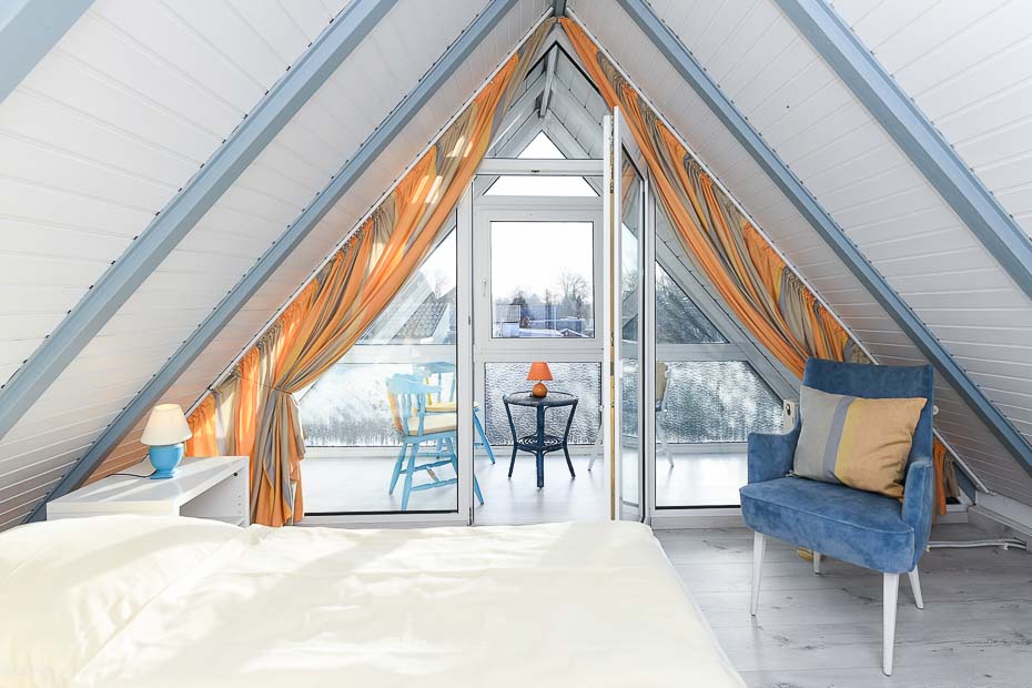 Ferienhaus „Blau-Huus“ - Schlafzimmer 1 mit Wintergarten