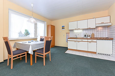 Ferienwohnung 1 - Wohnraum mit integrierter Küche