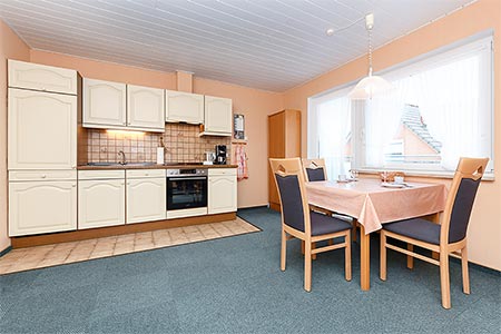 Ferienwohnung 2 - Wohnraum mit integrierter Küche