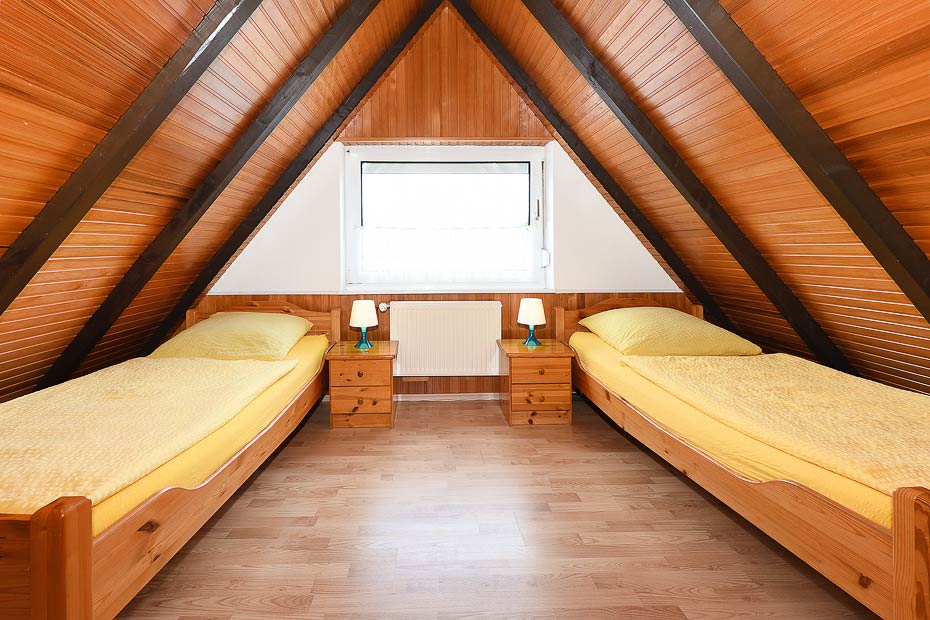 Ferienhaus „Cornelius“ - Schlafzimmer 2/Kinderzimmer