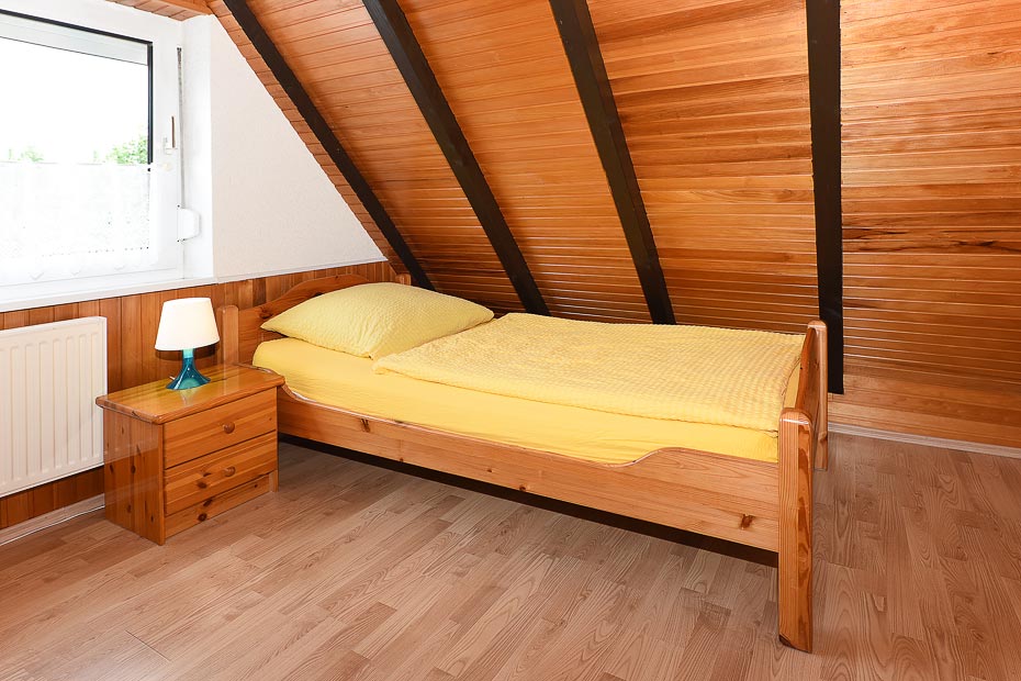 Ferienhaus „Cornelius“ - Schlafzimmer 2/Kinderzimmer