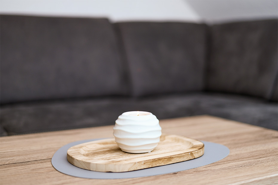 Ferienwohnung „Flut“ - Wohnzimmer mit integriertem Küchenbereich