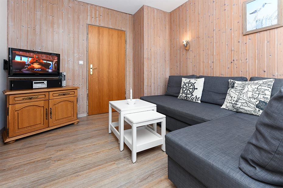 Ferienwohnung 3 - Wohnzimmer mit integriertem Küchenbereich