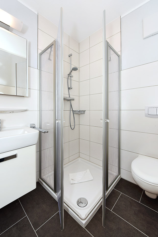 Ferienhaus „Antares“ - Badezimmer im Obergeschoss