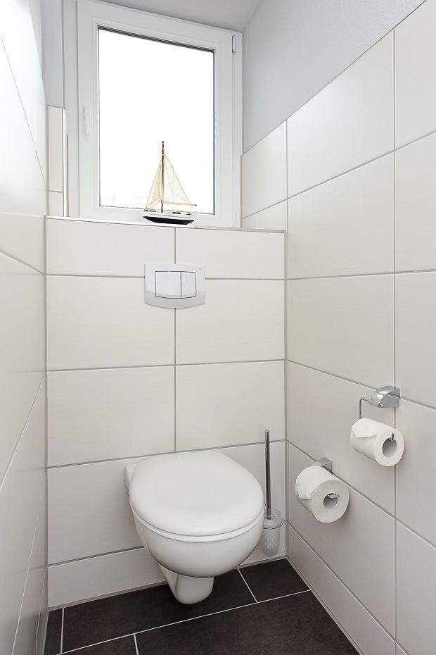 Ferienhaus „Antares“ - Badezimmer im Erdgeschoss