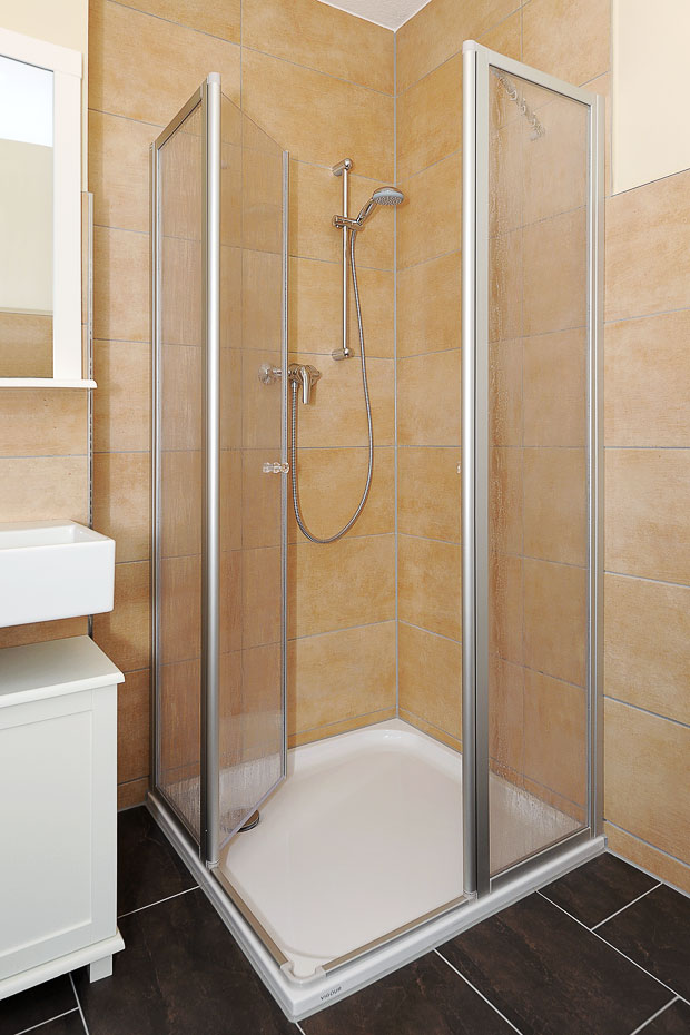 Ferienhaus „Haus Gezeiten“ - Badezimmer im Erdgeschoss