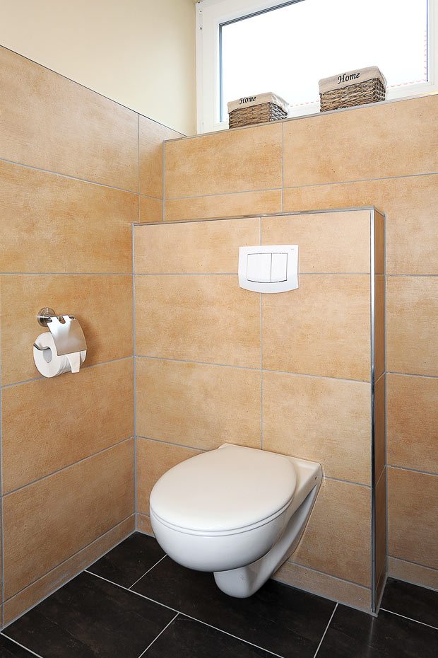 Ferienhaus „Haus Gezeiten“ - Badezimmer im Erdgeschoss