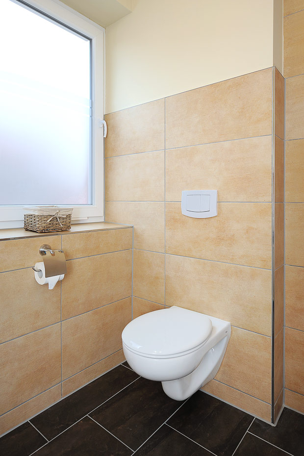 Ferienhaus „Haus Gezeiten“ - Badezimmer im Obergeschoss