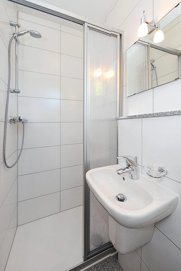 Ferienhaus „Niedertor“ - Badezimmer im Erdgeschoss