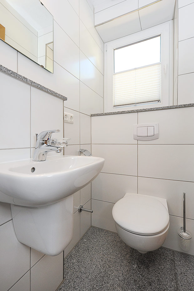Ferienhaus „Niedertor“ - Badezimmer im Erdgeschoss