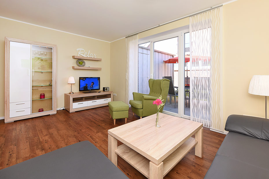 Ferienhaus „Relax“ - Wohnzimmer mit integriertem Küchenbereich