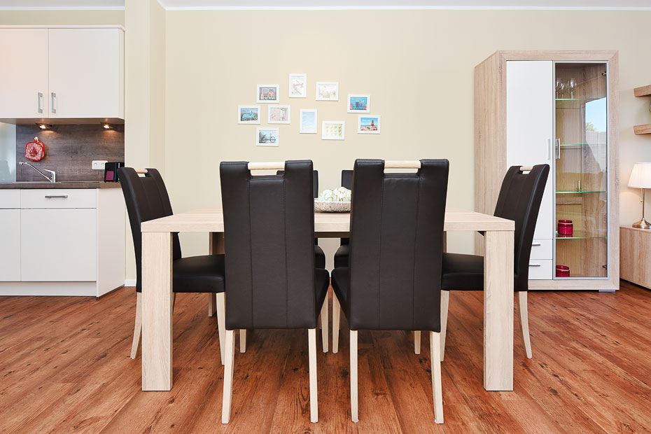 Ferienhaus „Relax“ - Wohnzimmer mit integriertem Küchenbereich