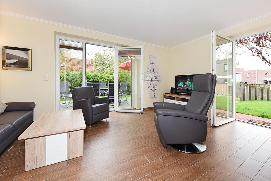 Ferienhaus „Rheintor“ - Wohnzimmer mit integriertem Küchenbereich
