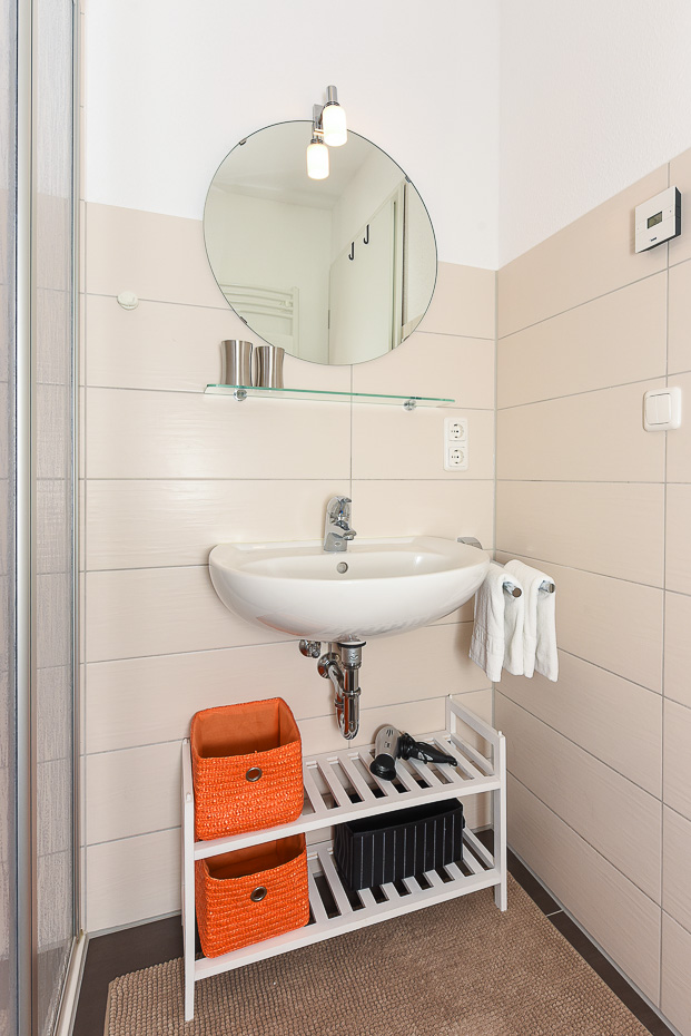 Ferienhaus „Rote Bohne“ - Badezimmer im Obergeschoss