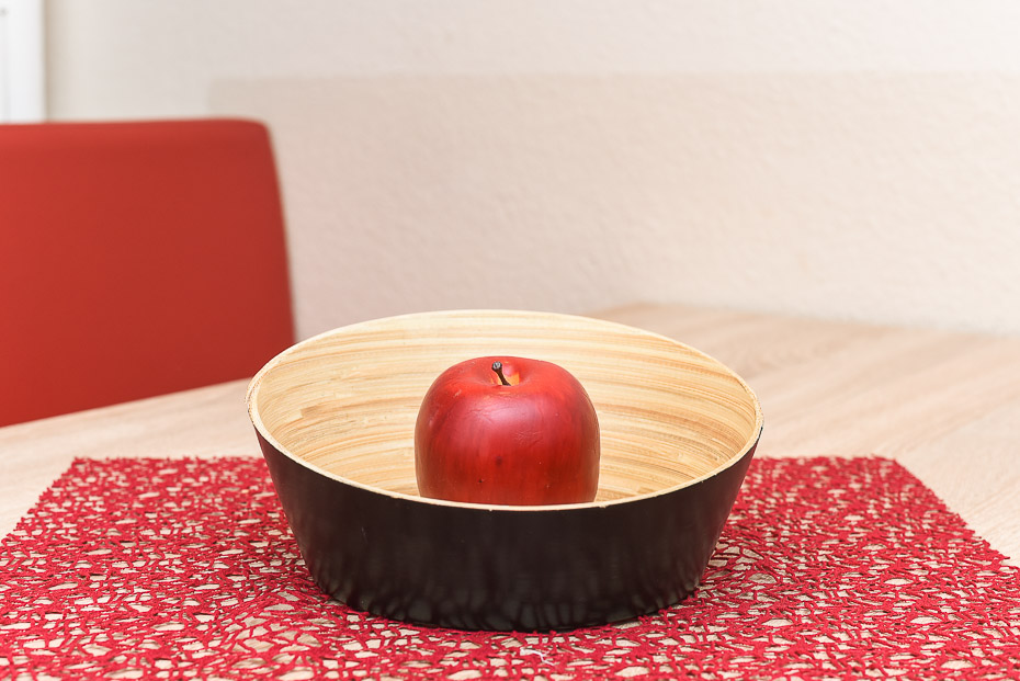 Ferienhaus „Rote Bohne“ - Wohnzimmer mit integriertem Küchenbereich