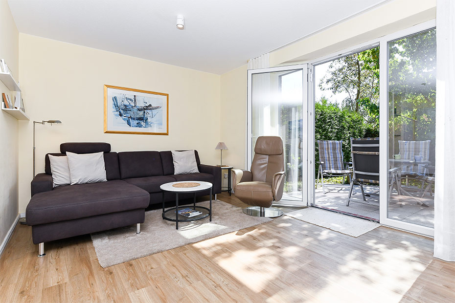 Ferienhaus „Seehuus“ - Wohnzimmer mit integriertem Küchenbereich