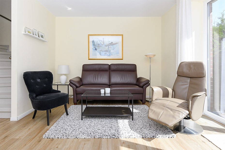 Ferienhaus „Seehuus“ - Wohnzimmer mit integriertem Küchenbereich