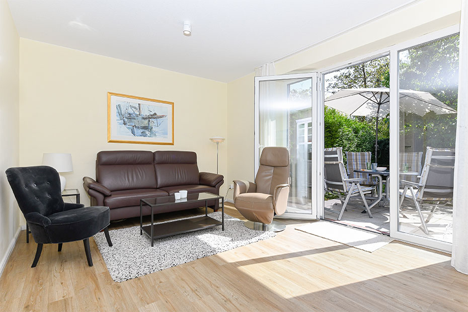 Ferienhaus „Seehuus“ - Wohnzimmer mit integriertem Küchenbereich