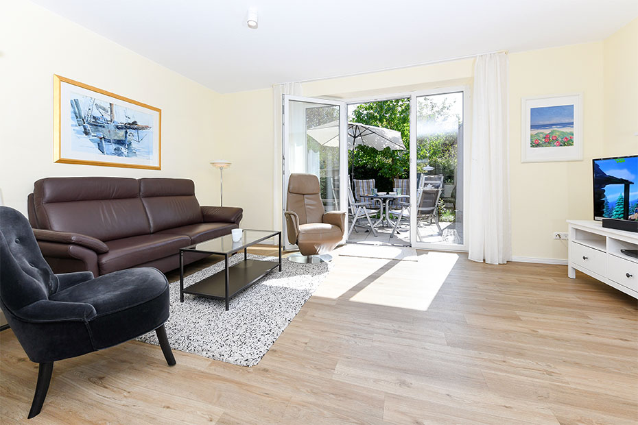 Ferienhaus „Seehuus“ - Wohnzimmer mit integriertem Küchenbereich