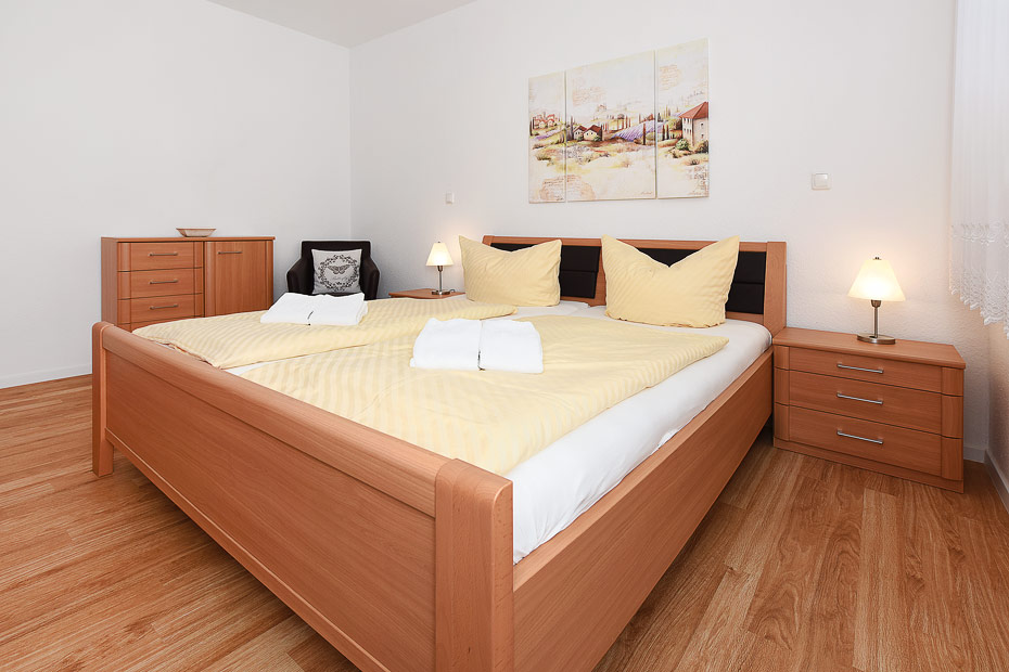 Ferienhaus „Wormser Tor“ - Schlafzimmer 1