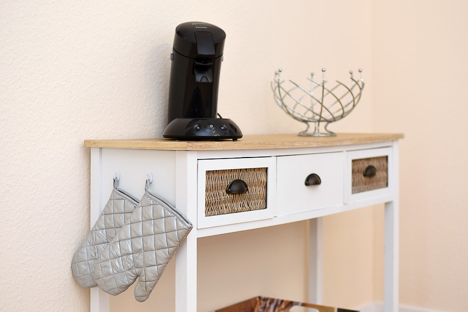 Ferienhaus „Wormser Tor“ - Wohnzimmer mit integriertem Küchenbereich