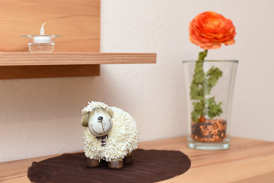 Ferienhaus „Wormser Tor“ - Wohnzimmer mit integriertem Küchenbereich