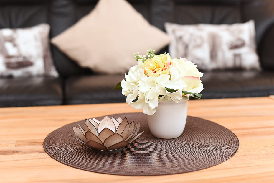 Ferienhaus „Wormser Tor“ - Wohnzimmer mit integriertem Küchenbereich