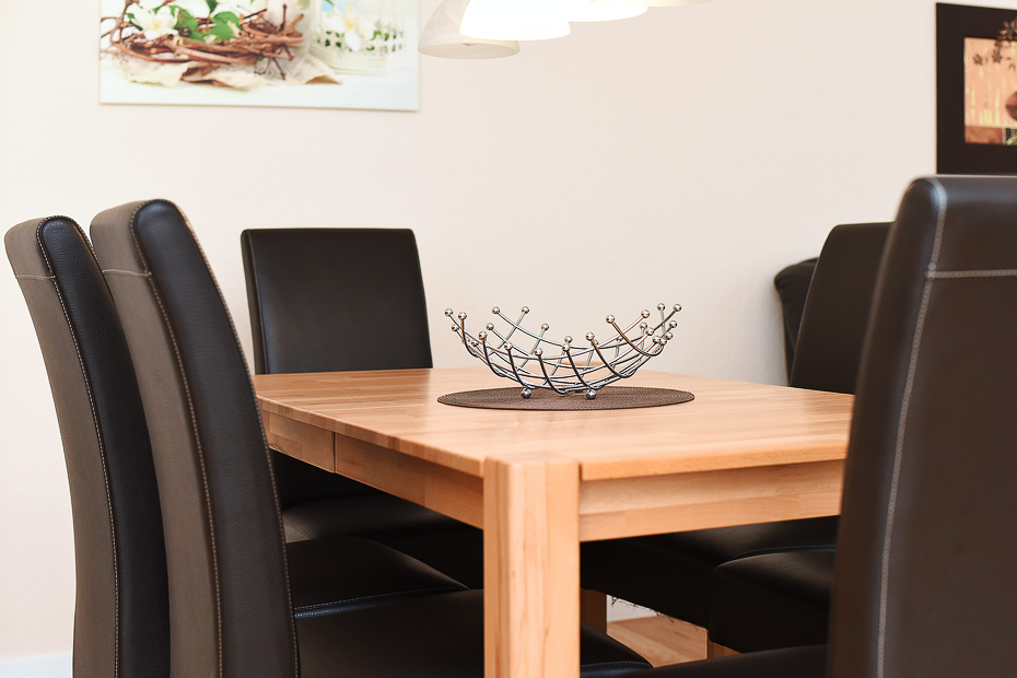 Ferienhaus „Wormser Tor“ - Wohnzimmer mit integriertem Küchenbereich