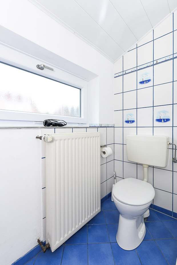 Ferienhaus „Drei Hasen am Deich“ - Badezimmer 1 im Erdgeschoss