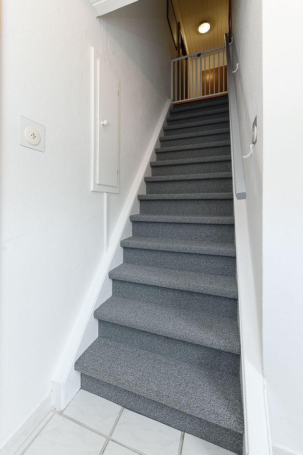 Ferienhaus „Drei Hasen am Deich“ - Flur mit Treppe