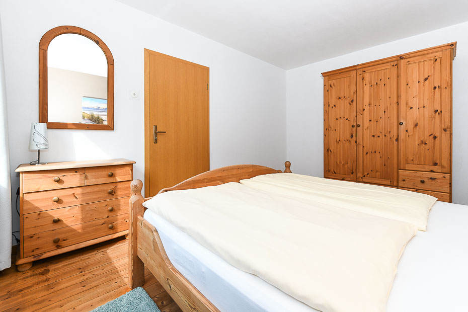 Ferienhaus „Drei Hasen am Deich“ - Schlafzimmer 1