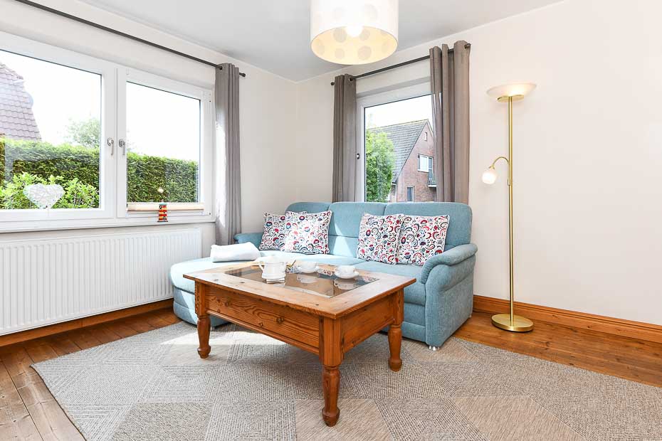 Ferienhaus „Drei Hasen am Deich“ - Wohnzimmer