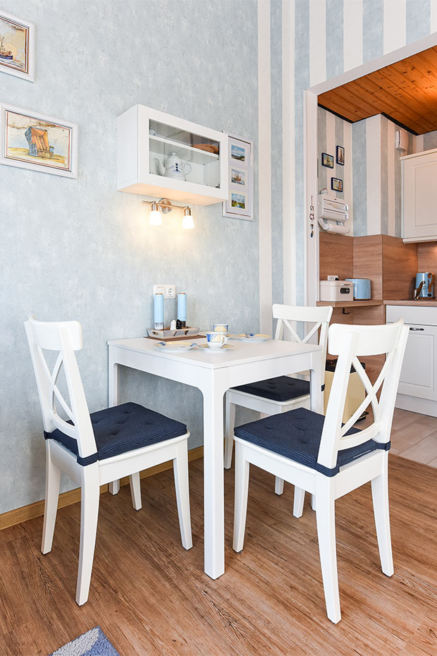 Ferienwohnung „Kleine Perle“ - Wohnraum mit integrierter Küche