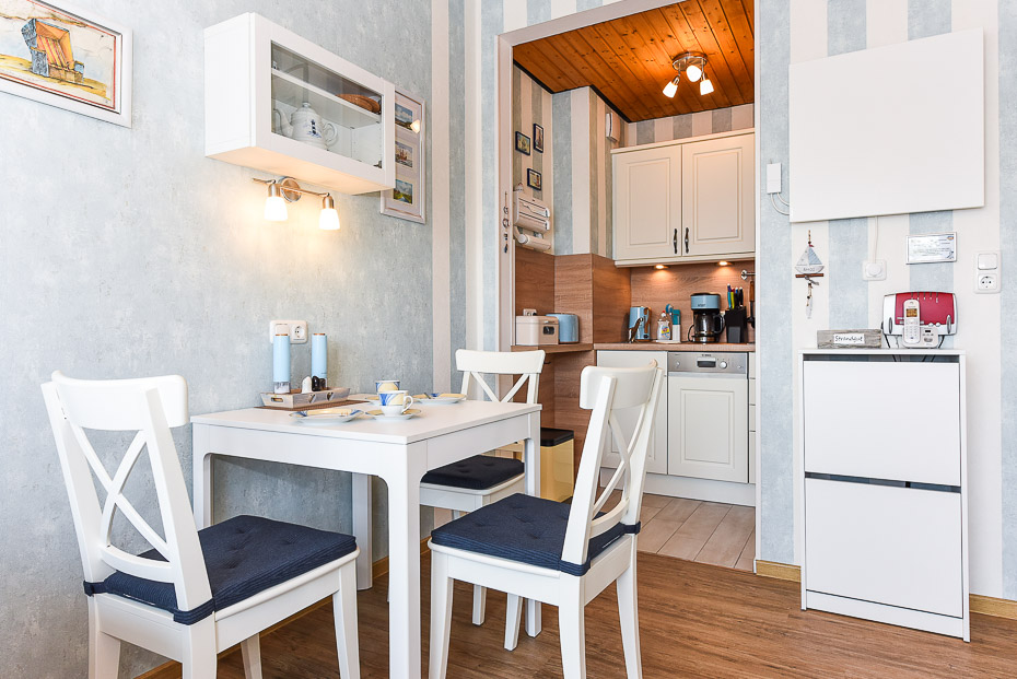 Ferienwohnung „Kleine Perle“ - Wohnraum mit integrierter Küche