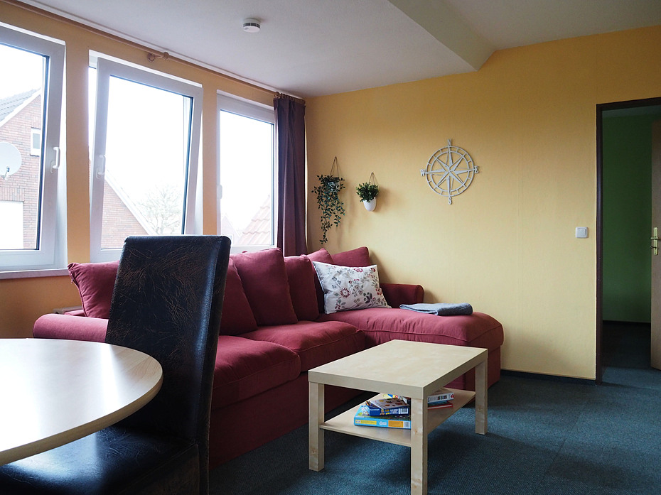 Ferienwohnung Sieben - Wohnraum mit integrierter Küche