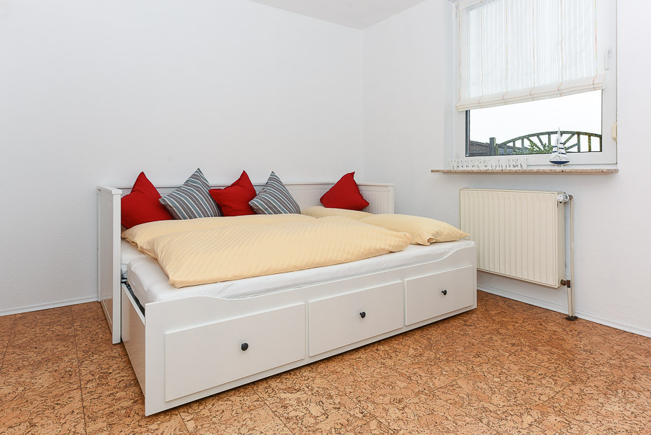 Ferienhaus „Friesenruh“ - Schlafzimmer 2/Kinderzimmer