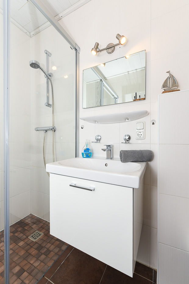 Ferienhaus „Meereskrone“ - Badezimmer