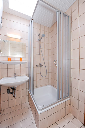Ferienwohnung 8 - Badezimmer
