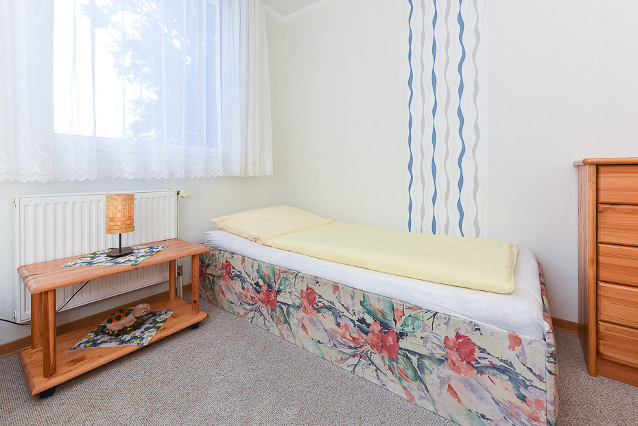 Ferienhaus „Ingrid“ - zweites separates Schlafzimmer/Kinderzimmer