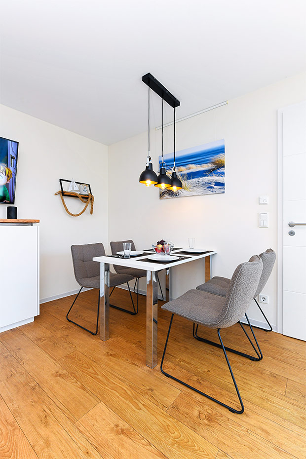 Ferienwohnung „Roald Amundsen“ - Wohnraum mit integrierter Küche