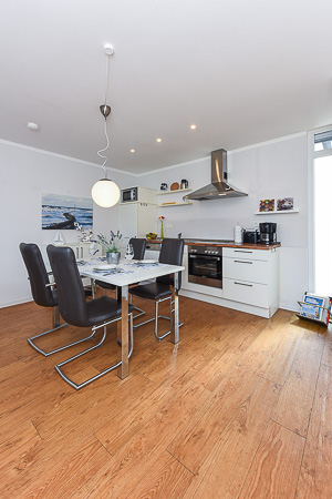 Ferienwohnung „Vasco da Gama“ - Wohnraum mit integrierter Küche