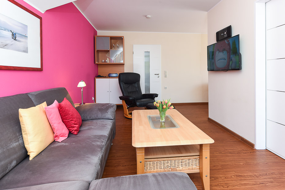 Ferienwohnung 2 - Wohnzimmer mit integriertem Küchenbereich