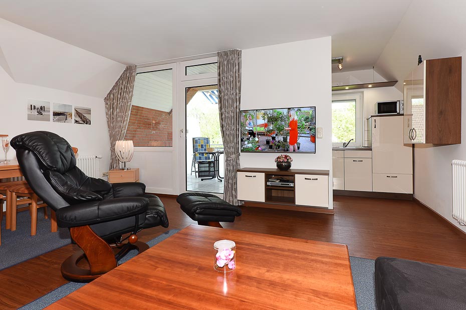 Ferienwohnung 3 - Wohnzimmer mit integriertem Küchenbereich