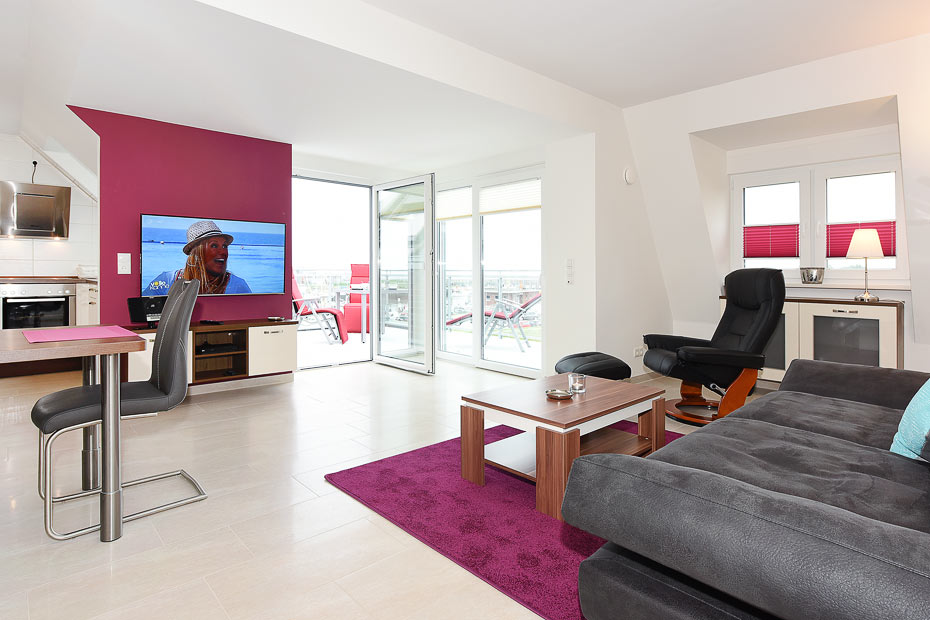 Ferienwohnung 12 - Wohnzimmer mit integriertem Küchenbereich