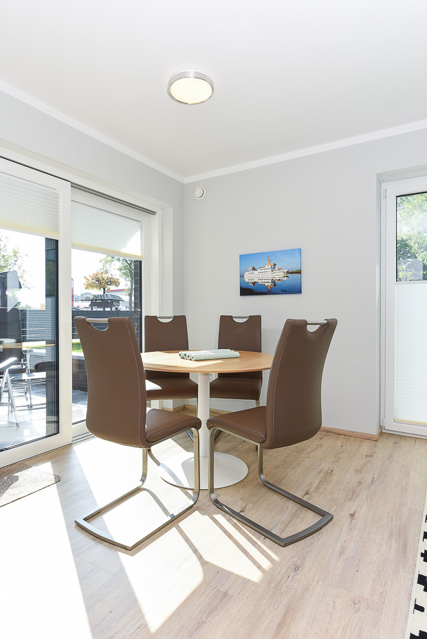 Ferienwohnung 15 - Wohnzimmer mit integriertem Küchenbereich