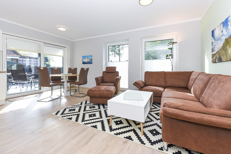 Ferienwohnung 15 - Wohnzimmer mit integriertem Küchenbereich